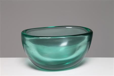 POLI FLAVIO (1900 - 1984) Vaso in vetro massello verde, per Vetrerie Seguso...