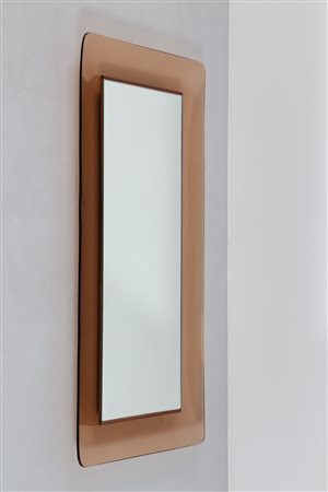 INGRAND MAX (1908 - 1969) Specchio in cristallo rosa curvato e molato, vetro...