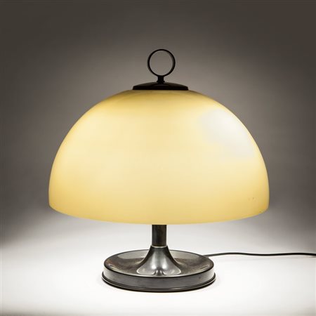 GINO SARFATTI Una lampada da tavolo "525" per ARTELUCE, 1963. Ottone ossidato...