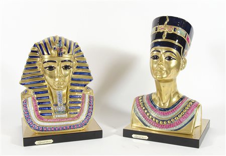 Capodimonte: lotto di 2 sculture egizie in porcellana policroma, disegno di...
