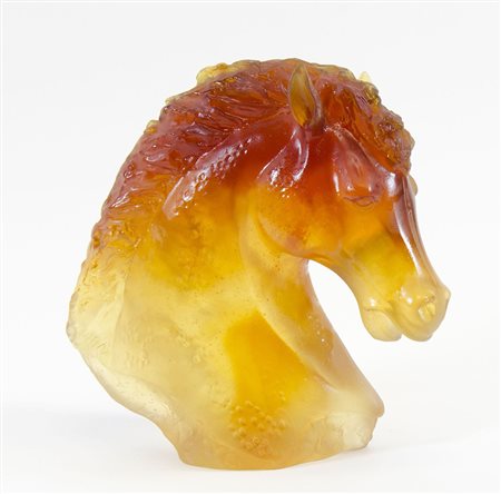 Daum: scultura in vetro arancio raffigurante testa di cavallo. Firmato Daum...