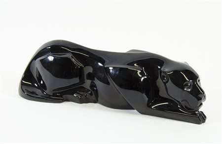 Baccarat: scultura in cristallo nero raffigurante pantera sdraiata. Firma...