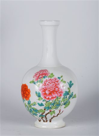 Arte Cinese Vaso in porcellana dipinto a motivo floreale Cina, XX secolo . -....