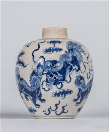 Arte Cinese Piccolo vaso in porcellana bianco/blu Cina, dinastia Qing, XIX...