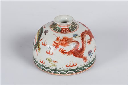 Arte Cinese Contenitore a "nido d'ape" (taibo zun) in porcellana wucai Cina,...