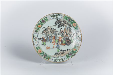 Arte Cinese Piatto in porcellana famiglia verde dipinto con personaggi e...