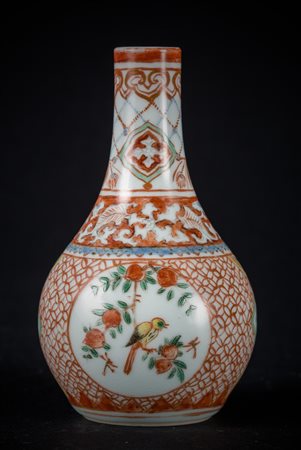 Arte Cinese Piccolo vaso in porcellana dipinto con smalto rosso Cina,...