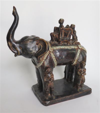 SCULTURA, Elefante in terracotta policroma India del nord XIX sec.