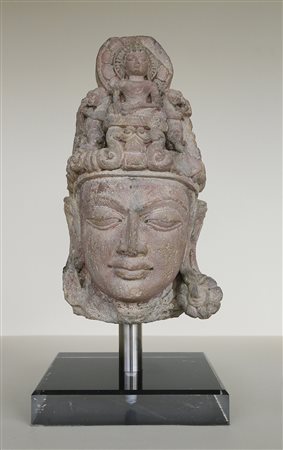 - Kopf eines Buddhajüngers, Zentralindien, 11./12. Jh.;Hellgrauer Sandstein,...