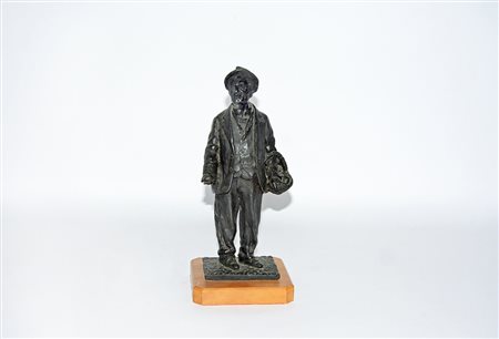 Firma indecifrata "Il venditore ambulante" scultura in bronzo (h cm 27)...
