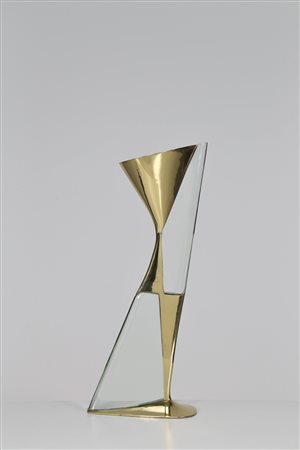INGRAND MAX (1908 - 1969) Lampada da tavolo in ottone, metallo verniciato e...
