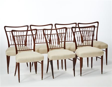 Sette sedie in legno mogano massello, con bambe tornite e affusolate,...