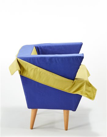 Anna Gili (1960) Prototipo di poltrona rivestita in tessuto giallo e blu....