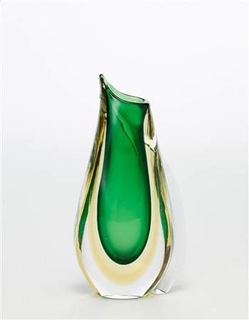 Seguso Vaso porta fiori in vetro sommerso incolore pagliesco e verde. Murano,...