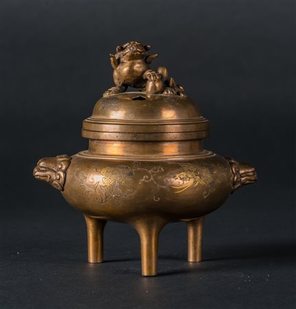 Arte Cinese Incensiere tripode in bronzo Cina, dinastia Qing, XIX secolo . ....