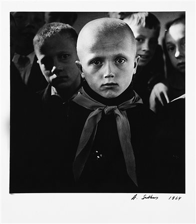 Antanas Sutkus (1939)Pioneer 1964Stampa fotografica vintage alla gelatina...
