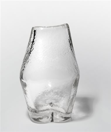 FULVIO BIANCONI, VENINI Un vaso "Informale" in cristallo pesante, modello...
