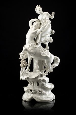 Manifattura di Vicenza, secolo XIX "Ratto di Deianira" scultura in maiolica...