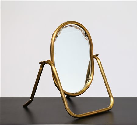 MANIFATTURA ITALIANA Specchio da tavolo in ottone e vetro, anni 50. -. Cm...
