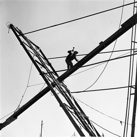 Mario De Biasi (1923 - 2013)Industrie 1950 ca.Tre stampe fotografiche vintage...