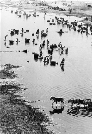 Henri Cartier-Bresson (Chantelup-En-Brie 1980 - Ceréste 2004)India 1967Stampa...
