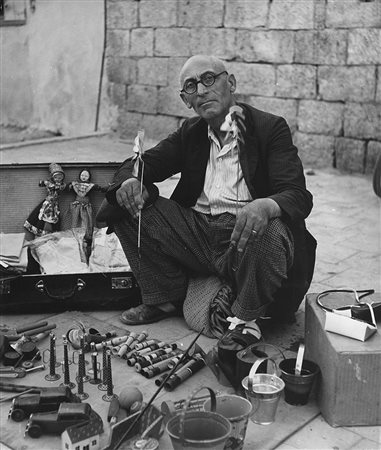 Robert Capa (1913 - 1954)Israel, Arnin Ronai 1948-1950Stampa fotografica...