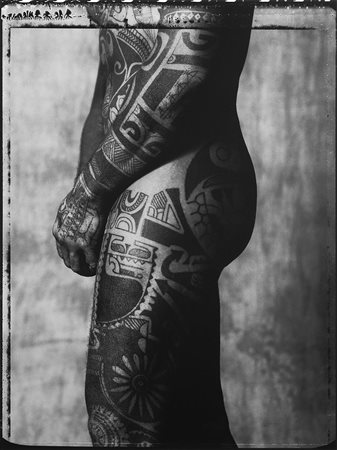 Gian Paolo Barbieri (1938)Tahiti tattoo 1989Stampa fotografica vintage...