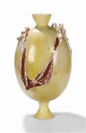 Lucio Fontana (1899-1968) Vaso con decorazione ceramica policroma cm 54,5...