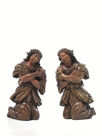 Coppia di sculture, fine sec. XVIII, Angeli genuflessi, in legno scolpito,...