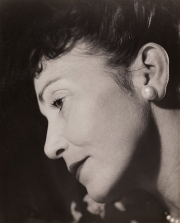 Trude Fleischmann (1895-1990)  - Ritratto, 1940s