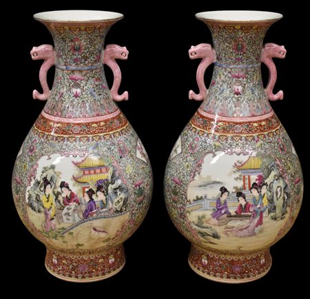 Cina coppia di vasi con fondo floreale, riserve 