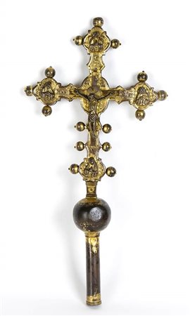  
Croce Astile in rame Ambito lombardo-veneto XV-XVI secolo
 Altezza 64,5 x larghezza 31,5 x profondità 2,5 cm.