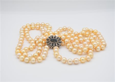 Collana a due fili di perle tipo 'Maiorca' chiusura in oro bianco 750
