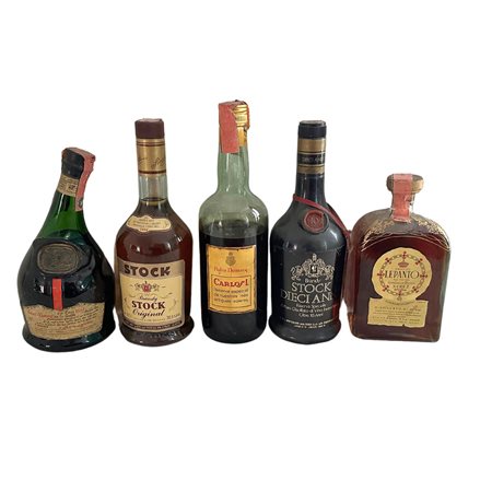 5 Bottiglie di Brandy di origine Europea: SAINT-VIVANT una bottiglia di...