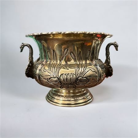  
Vaso in argento 800/1000 Manifattura italiana, prima metà XX secolo
 15cm diametro