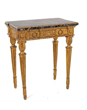 Piccola console in legno dorato, fine del XVIII/inizi del XIX secolo cm...