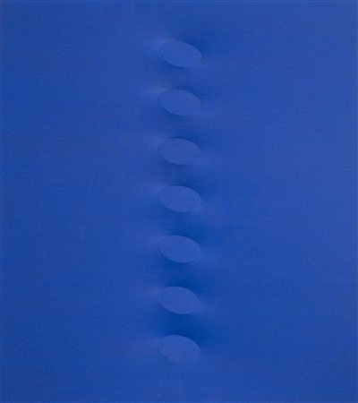 Turi Simeti, 7 ovali blu, 2013, acrilico su tela sagomata, cm 120x100, opera...
