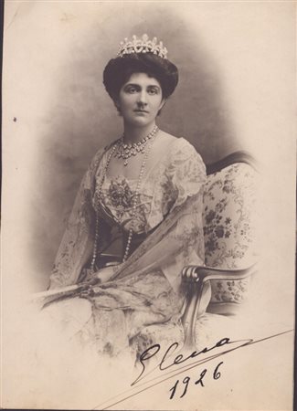  
Foto autografata della Regina Elena 1926
 21x15