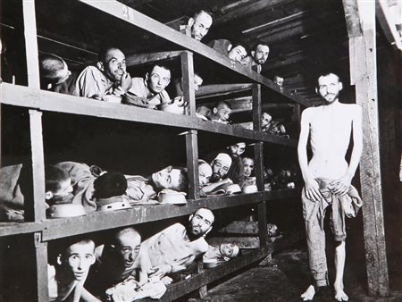 ANONIMO Buchenwald Block 66 1945 stampa ai Sali d’argento 17x22,5 cm...
