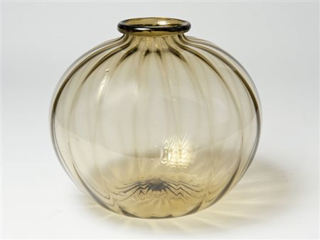 Manifattura di Murano - Vaso in vetro soffiato pagliesco a corpo costolato....