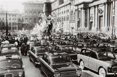 Rodrigo Pais (1930-2007) Manifestazione Taxisti a Piazza Navona, 1967 Stampa...