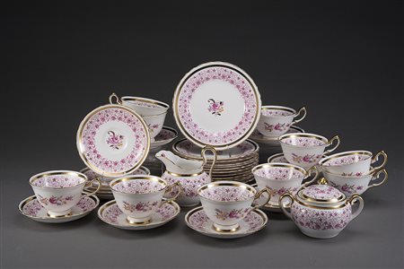 Manifattura inglese servizio da thè in porcellana decorata a fiori e dorature...