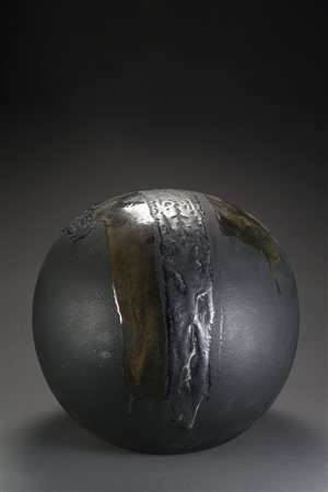 "Il Mondo" scultura in ceramica smaltata