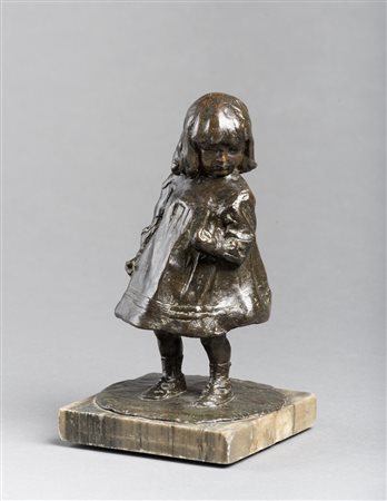RENATO BROZZI Traversetolo 1885 - 1963 Bambina Scultura in bronzo Misure h....