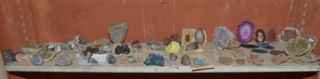 Collezione di numerosi minerali diversi Collection of several different minerals