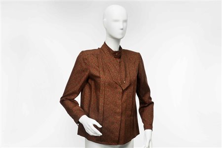 Chanel Boutique: camicia in seta sui toni del bordeaux con disegno cachemire...