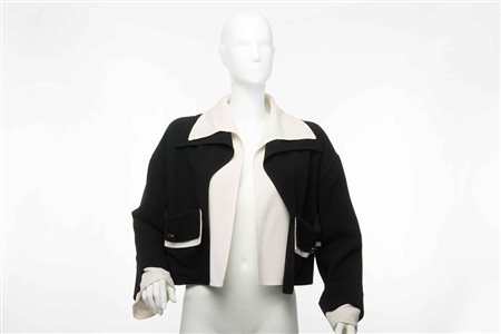 Valentino: giacca corta in crépe di lana double-face color nero e bianco con...