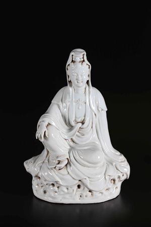 Arte Cinese Guanyin in porcellana bianco di Cina Cina, periodo Repubblica, XX...