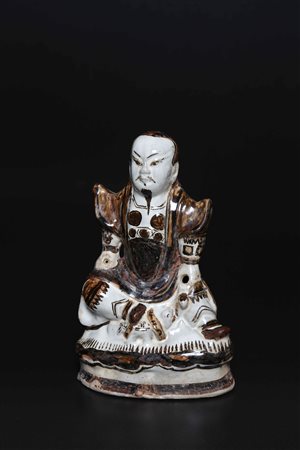 Arte Cinese Statua in porcellana raffigurante Guandì Cina, dinastia...