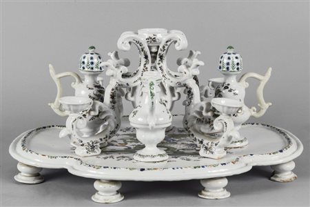 Servizio da tavola in ceramica bianca decorato in policromia a fiori, Bassano...